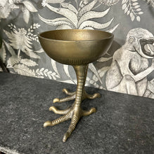 Load image into Gallery viewer, Bowl on chicken leggs - metal - gold antique - Ø20 H24cm
