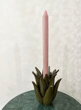 Lade das Bild in den Galerie-Viewer, Candleholder Aloe Vera dark green H 16cm
