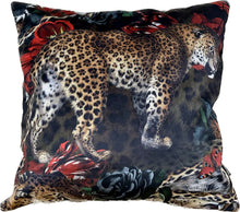 Load image into Gallery viewer, Cushion Cover Velvet &quot;Fawn&quot; 50x50 Voglio Bene Textiles Voglio Bene 
